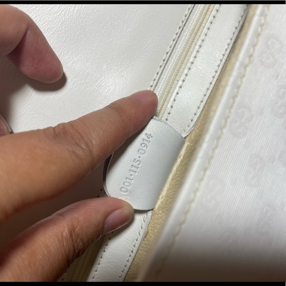 Vintage White Gucci Micro GG Crossbody Bag - Picture 8 of 17